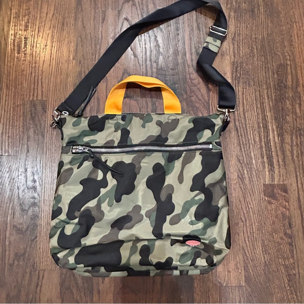 ShortyLOVE Wonder - Large Crossbody/Messenger Bag in Green Camo
